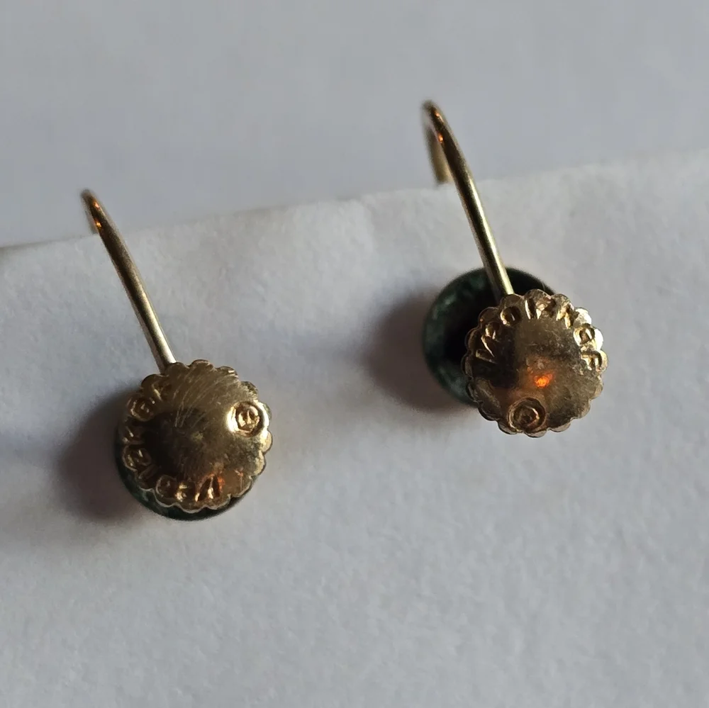 Vintage earrings screwback gold filled faux pearl pearlcore dainty classic